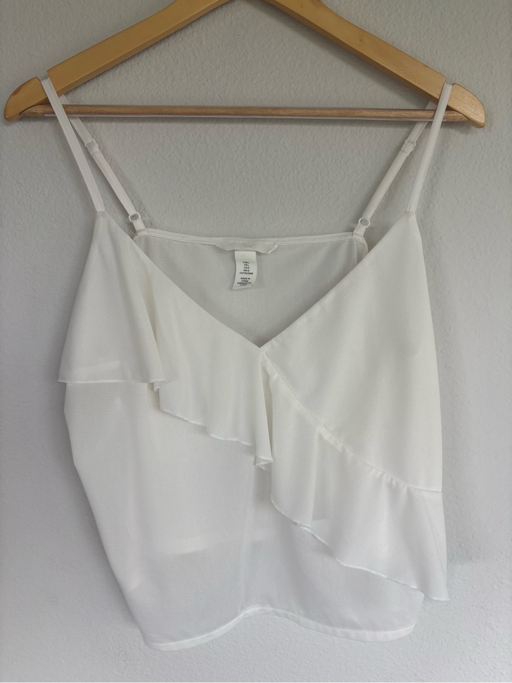 H&M White Ruffle V-Neck Camisole - Picture 1 of 4
